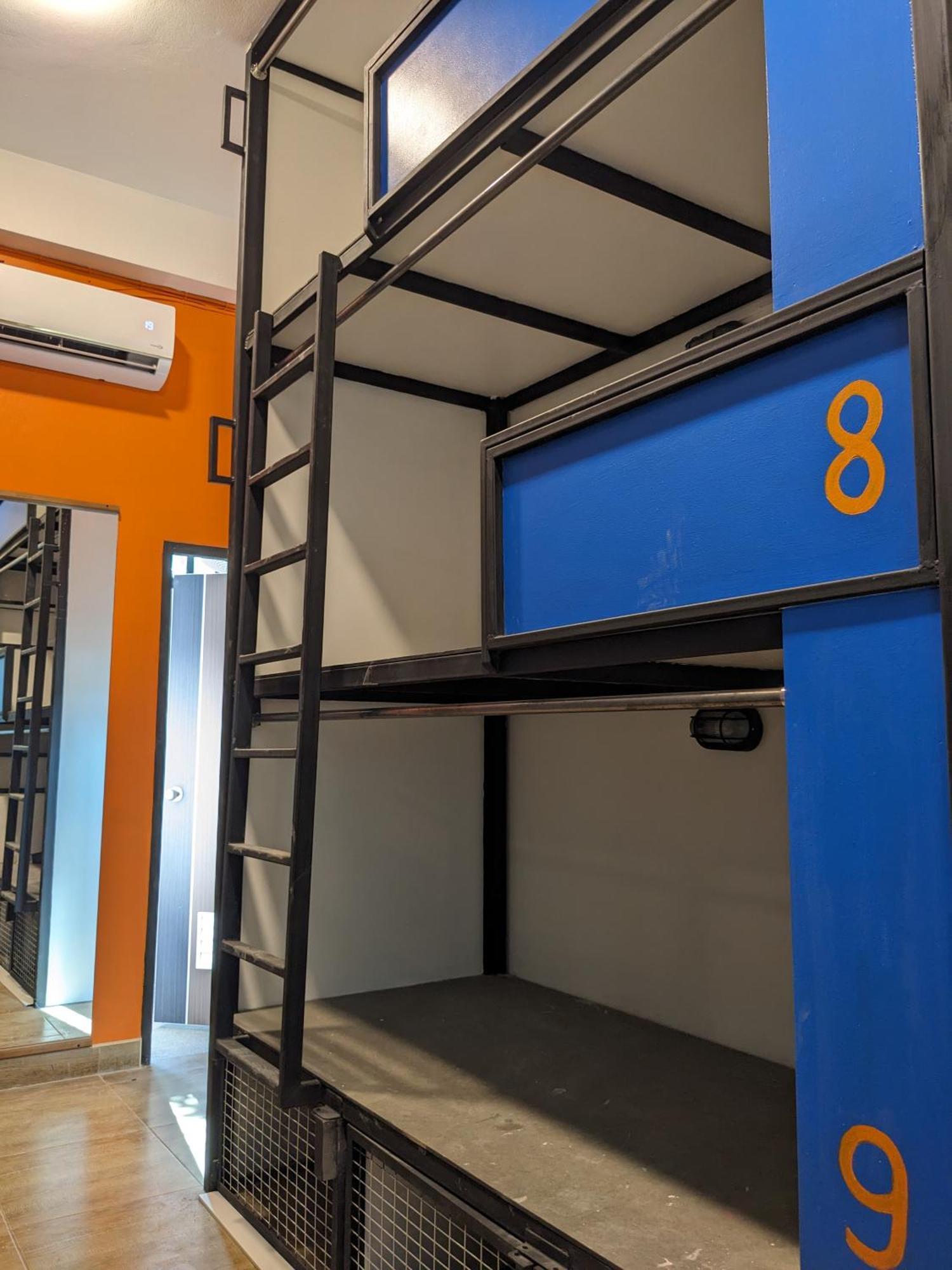 Hostel Revolution Chiang Mai - Old Town Zewnętrze zdjęcie