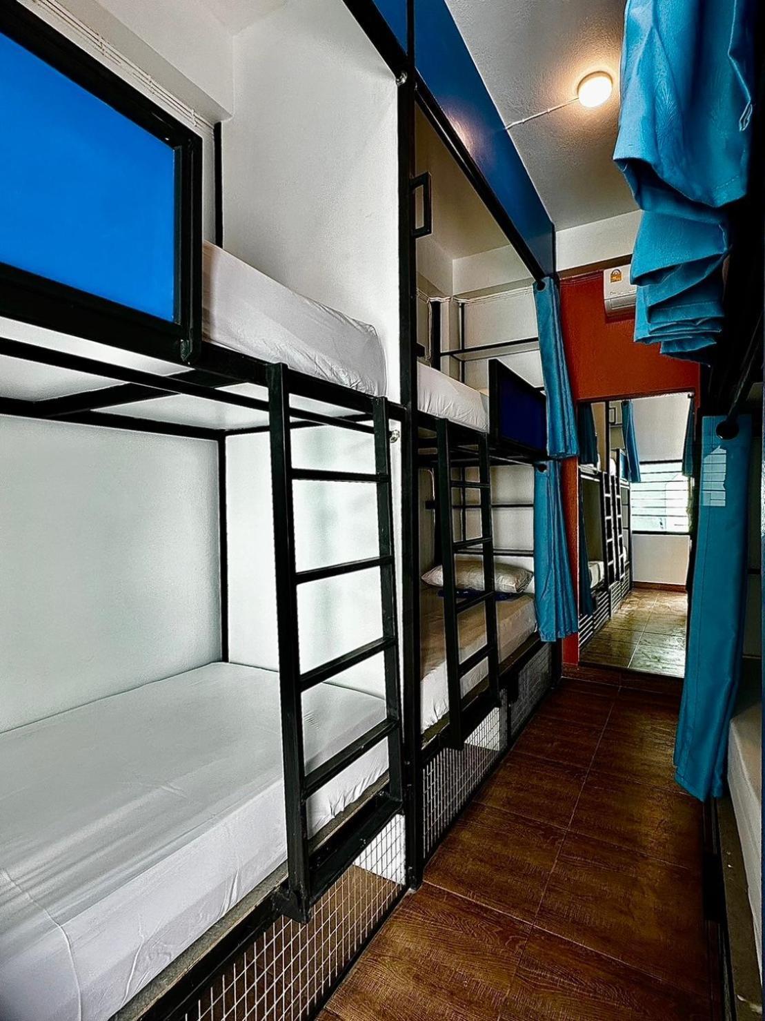 Hostel Revolution Chiang Mai - Old Town Zewnętrze zdjęcie