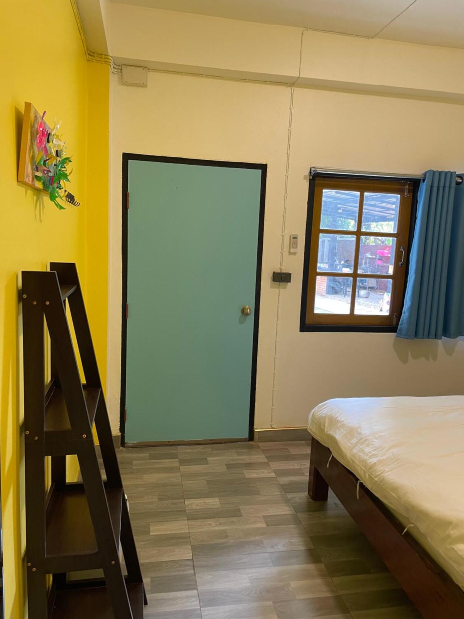 Hostel Revolution Chiang Mai - Old Town Zewnętrze zdjęcie